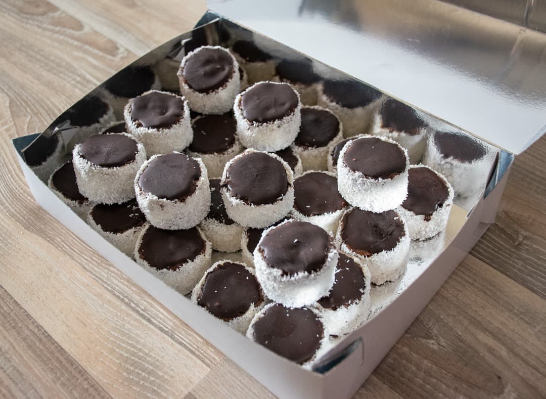 Mini ruske kape (sitni kolači) — Munchies Ketering